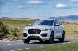 Jaguar F-Pace, front action 3